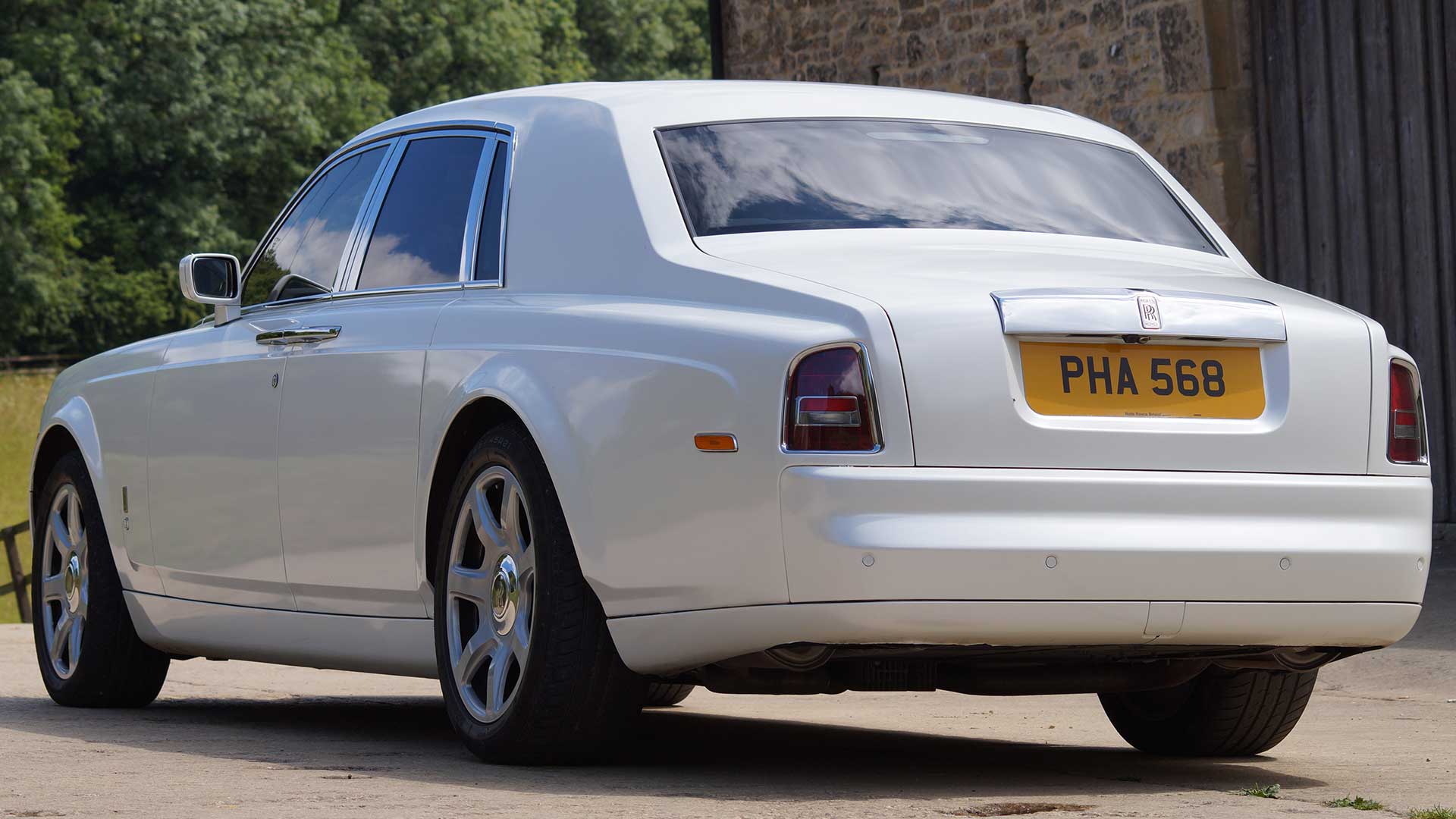 Rolls-Royce Phantom in Pearlescent White